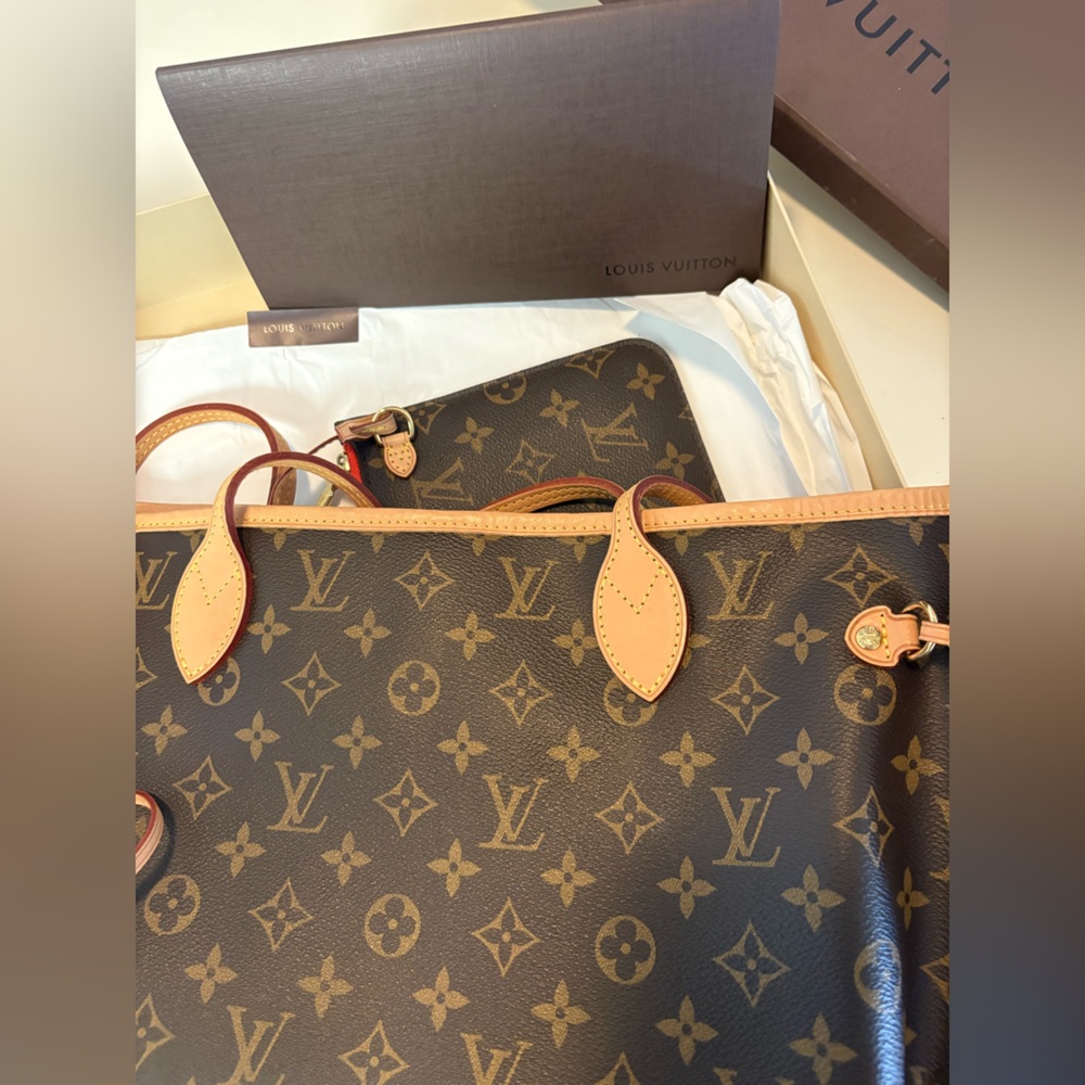 Authentic Louis Vuitton Nevergull MM monogram bag
Pre-owned/Like new - Picture 10 of 16